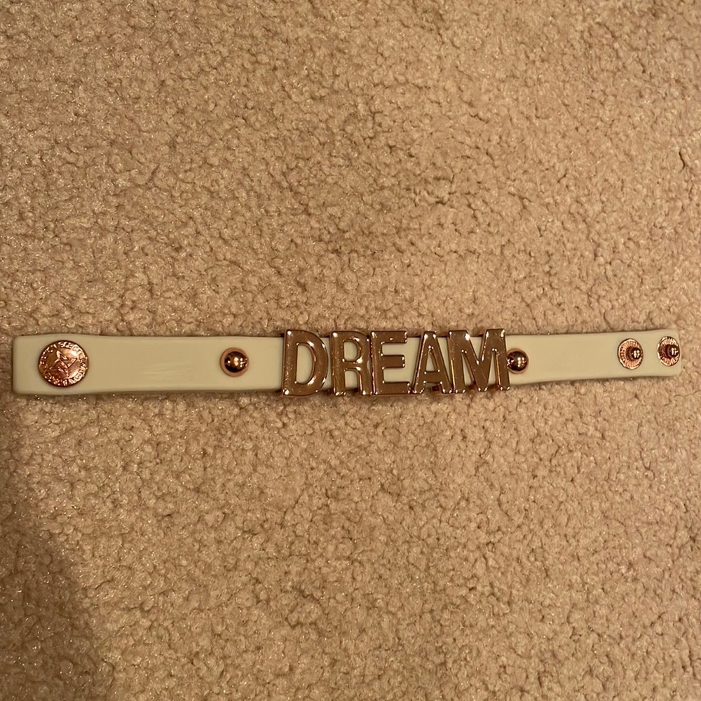 BCBG Bracelet (DREAM)